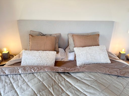 Wonderfull Boxspring Bed